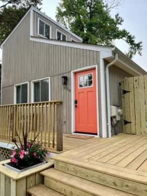 London Towne Bungalow Wloft - Walk To The Beach!